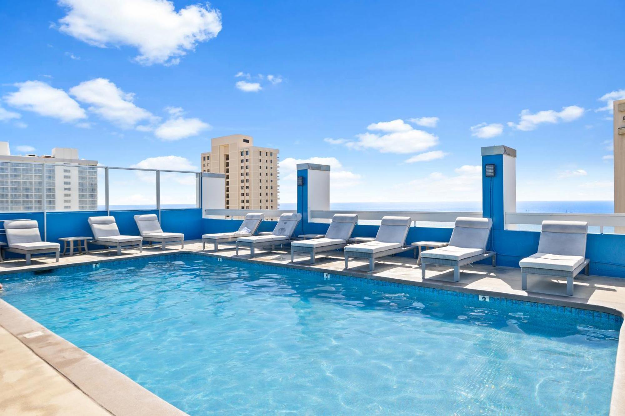 Steps To Waikiki Beach! Newly Renovated With 75" Tv Honolulu Eksteriør bilde