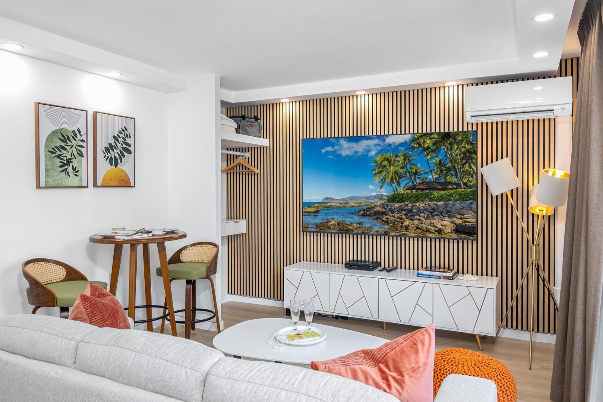 Steps To Waikiki Beach! Newly Renovated With 75" Tv Honolulu Eksteriør bilde