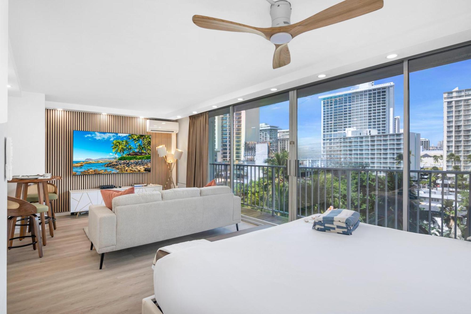 Steps To Waikiki Beach! Newly Renovated With 75" Tv Honolulu Eksteriør bilde
