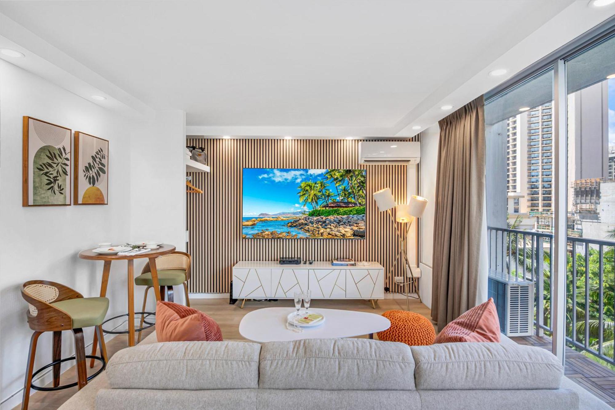 Steps To Waikiki Beach! Newly Renovated With 75" Tv Honolulu Eksteriør bilde